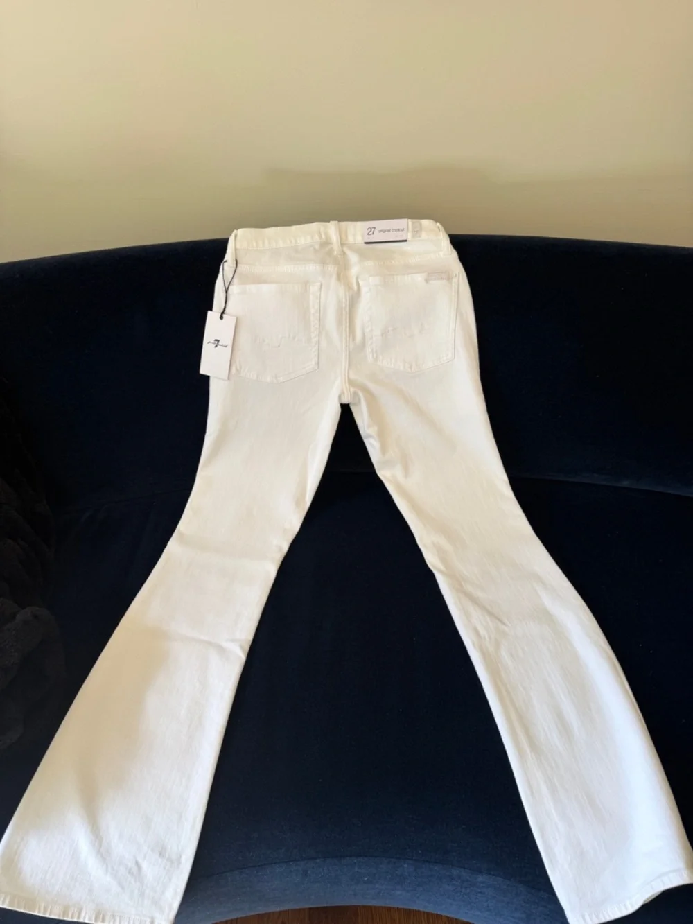 7 For All Mankind White Jeans with Branded Tag - Picture 3 of 5